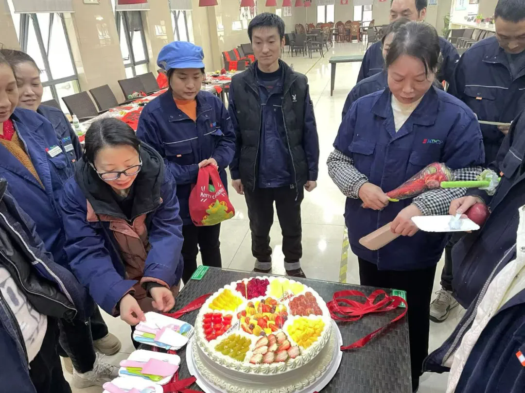 1735551053466765.png 5.webp.png